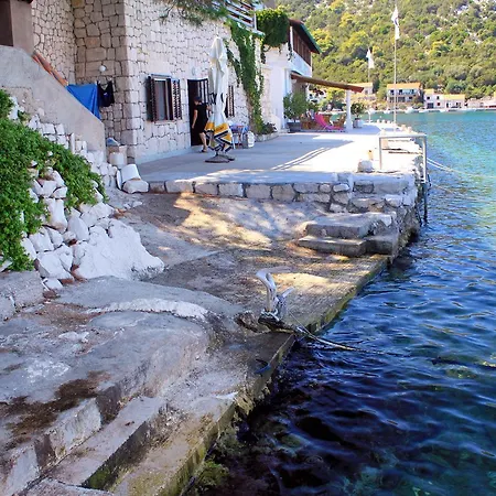 Zaklopatica 8325a Apartamento Lastovo